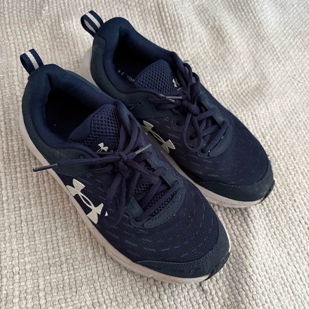 Under Armour Gym Shoes Athletic Mens 8 Boys Running
